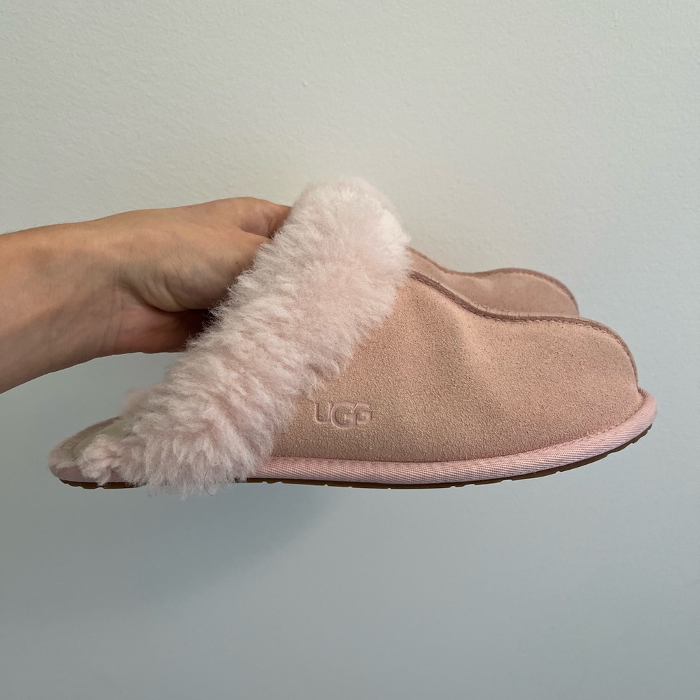 UGG Women's Pink Sheepskin Slippers Scuffette 2 size 8